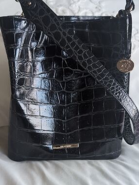 Brahmin Large Amelia 🖤Black Veil Embossed Bucket/Shoulder Bag